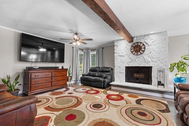 2513 WHITE OAKS Drive, Beloit, WI 53511