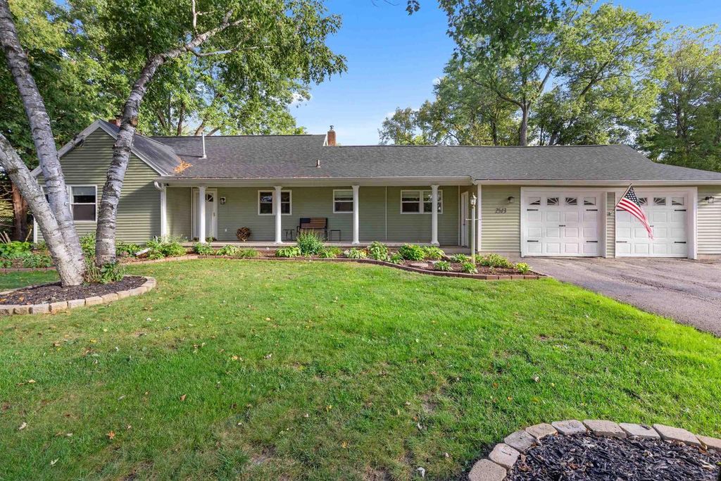 2513 WHITE OAKS Drive, Beloit, WI 53511