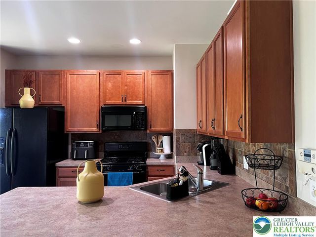 8549 Gateway Road, Upper Macungie Twp, PA 18031
