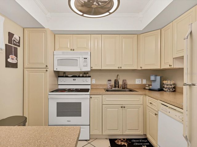 1330 GLEN OAKS DRIVE E 174D, Sarasota, FL 34232