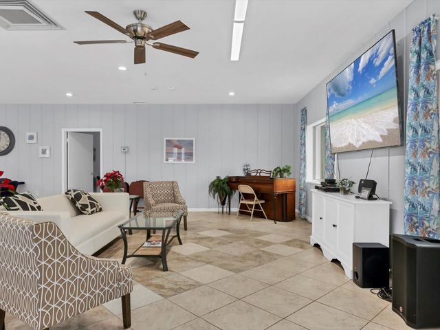 1330 GLEN OAKS DRIVE E 174D, Sarasota, FL 34232