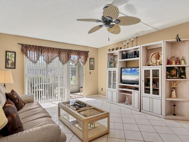 1330 GLEN OAKS DRIVE E 174D, Sarasota, FL 34232