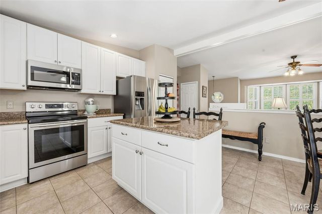 68 Sparrow Point Circle, Fenton, MO 63026