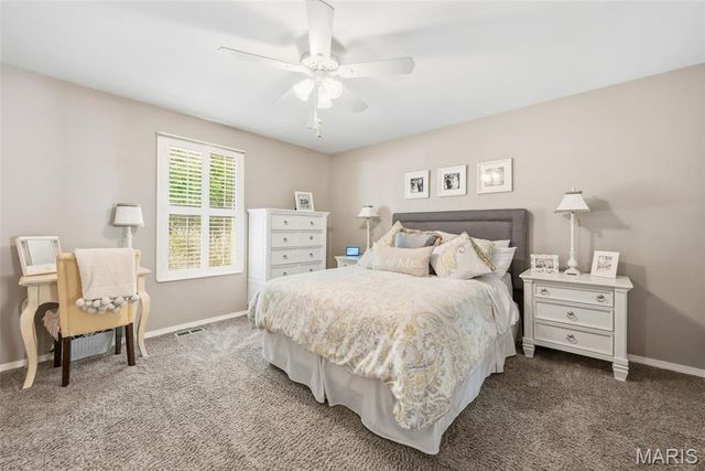 68 Sparrow Point Circle, Fenton, MO 63026