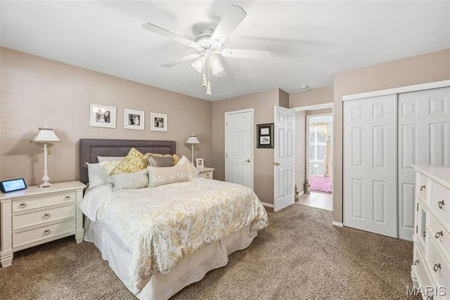68 Sparrow Point Circle, Fenton, MO 63026
