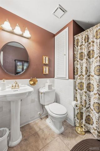68 Sparrow Point Circle, Fenton, MO 63026