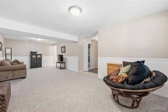 68 Sparrow Point Circle, Fenton, MO 63026