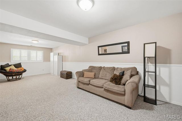 68 Sparrow Point Circle, Fenton, MO 63026