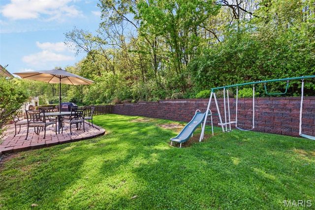 68 Sparrow Point Circle, Fenton, MO 63026