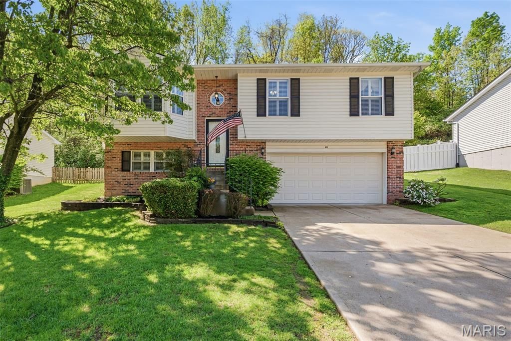 68 Sparrow Point Circle, Fenton, MO 63026