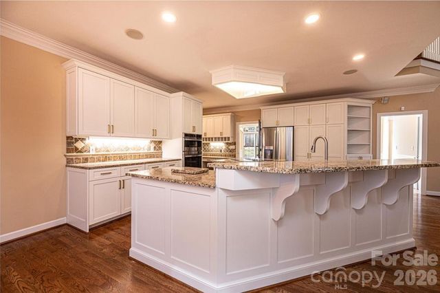 308 41st Avenue Place NW, Hickory, NC 28601