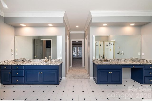 308 41st Avenue Place NW, Hickory, NC 28601