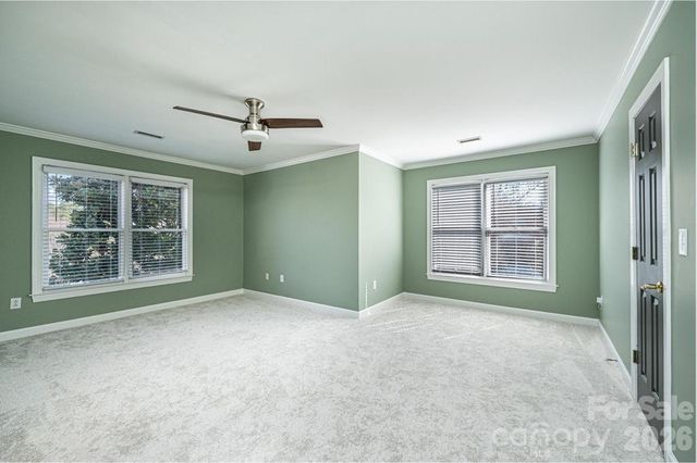 308 41st Avenue Place NW, Hickory, NC 28601