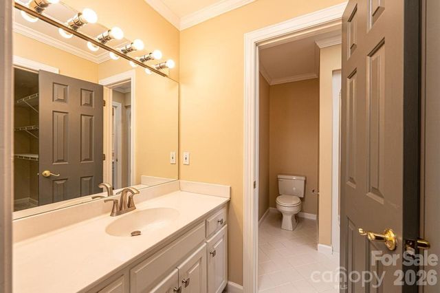 308 41st Avenue Place NW, Hickory, NC 28601