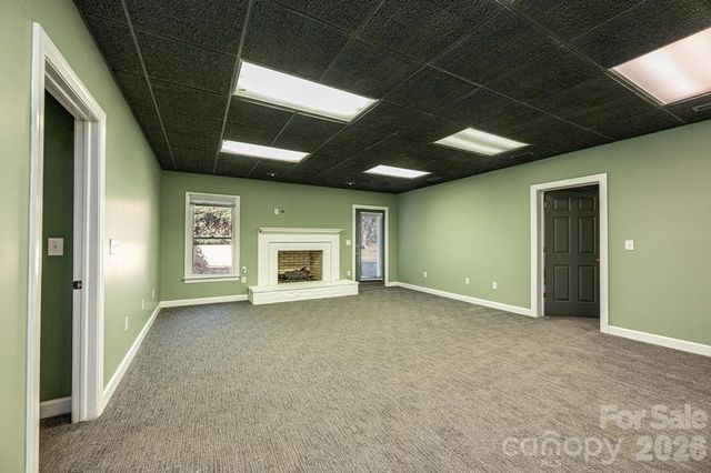 308 41st Avenue Place NW, Hickory, NC 28601