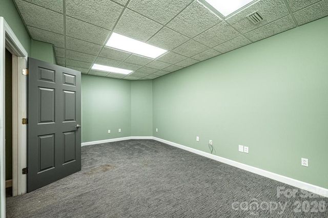 308 41st Avenue Place NW, Hickory, NC 28601