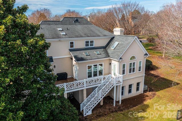 308 41st Avenue Place NW, Hickory, NC 28601