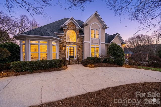 308 41st Avenue Place NW, Hickory, NC 28601