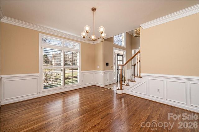 308 41st Avenue Place NW, Hickory, NC 28601