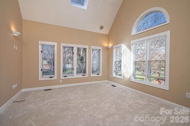 308 41st Avenue Place NW, Hickory, NC 28601