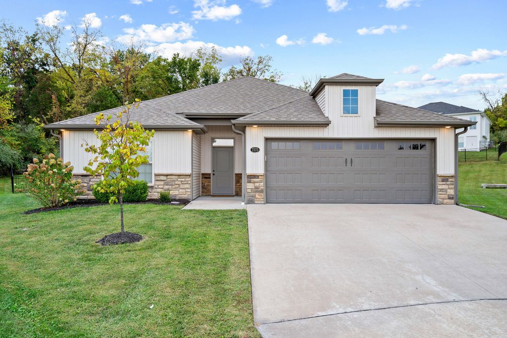 7575 S SAPLING CT, Columbia, MO 65203