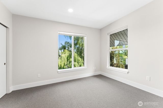 5243 19th Avenue NE, Seattle, WA 98105
