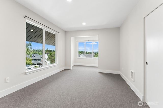 5243 19th Avenue NE, Seattle, WA 98105