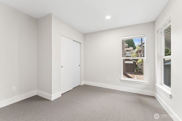 5243 19th Avenue NE, Seattle, WA 98105