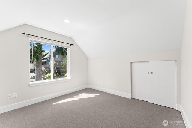 5243 19th Avenue NE, Seattle, WA 98105