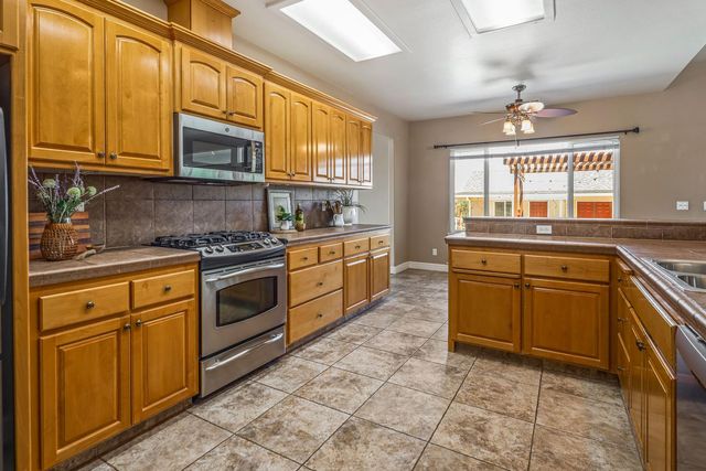 6434 Usher Dr, Valley Springs, CA 95252