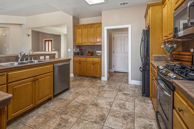 6434 Usher Dr, Valley Springs, CA 95252