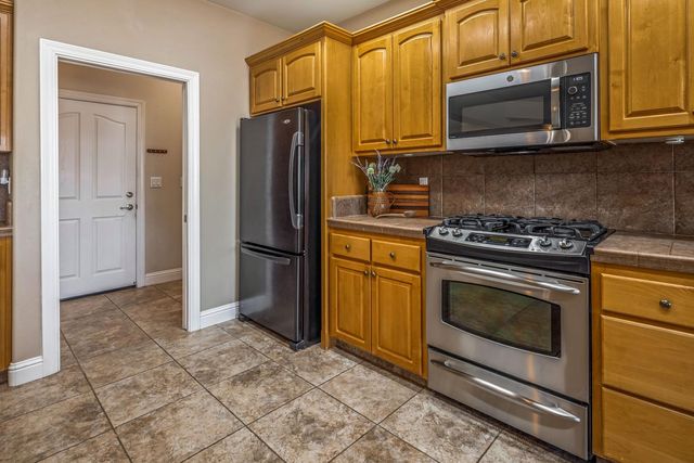 6434 Usher Dr, Valley Springs, CA 95252