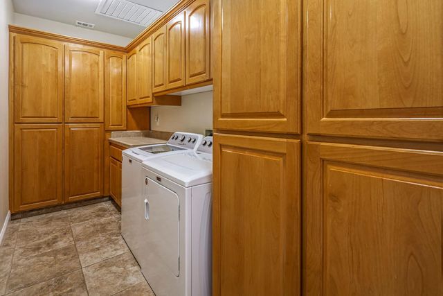 6434 Usher Dr, Valley Springs, CA 95252