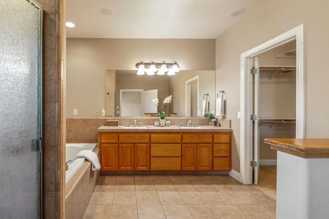 6434 Usher Dr, Valley Springs, CA 95252