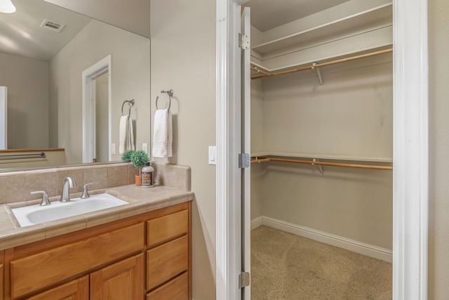 6434 Usher Dr, Valley Springs, CA 95252