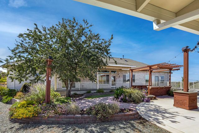 6434 Usher Dr, Valley Springs, CA 95252