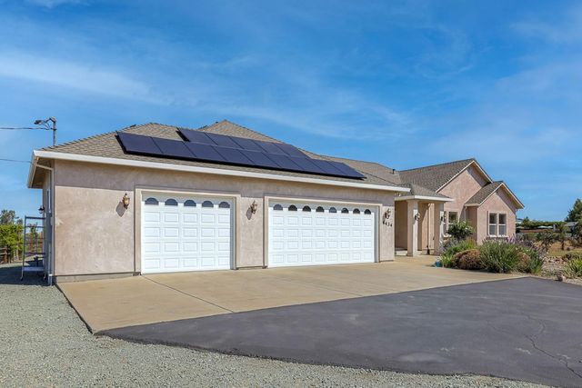 6434 Usher Dr, Valley Springs, CA 95252