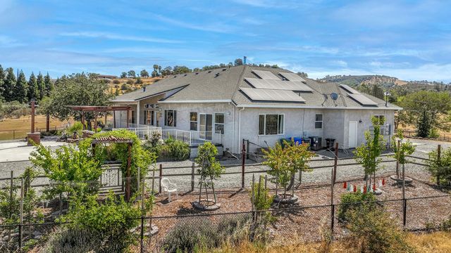 6434 Usher Dr, Valley Springs, CA 95252