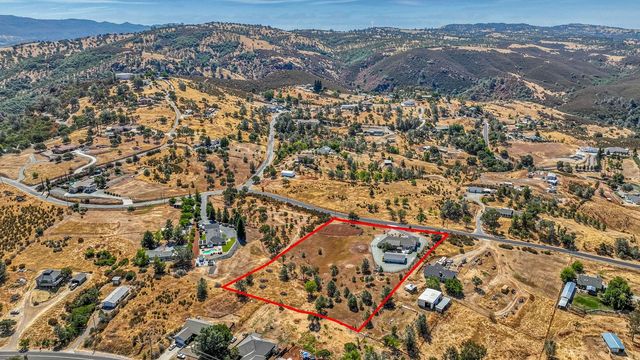 6434 Usher Dr, Valley Springs, CA 95252