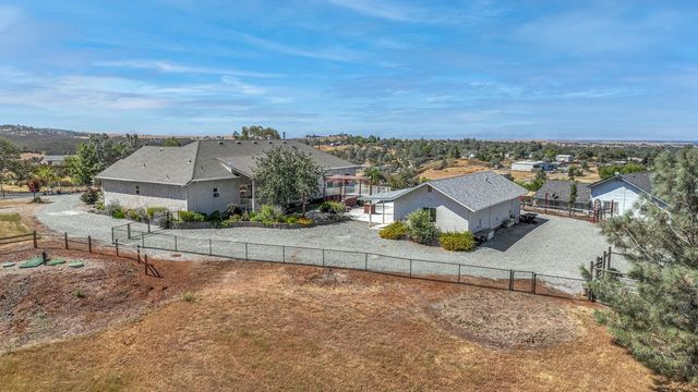 6434 Usher Dr, Valley Springs, CA 95252