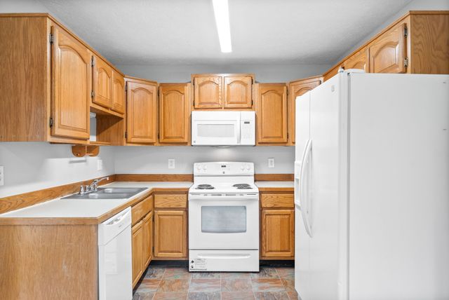 1786 Broadripple Dr, Clarksville, TN 37042