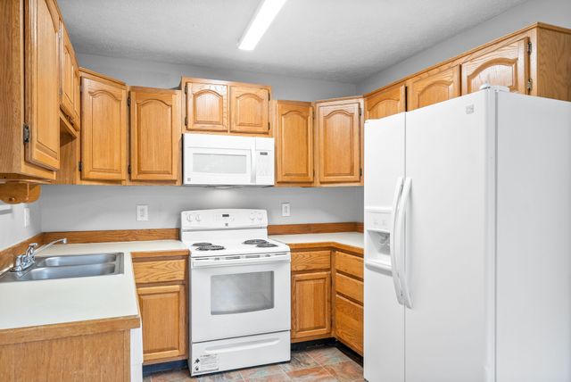 1786 Broadripple Dr, Clarksville, TN 37042