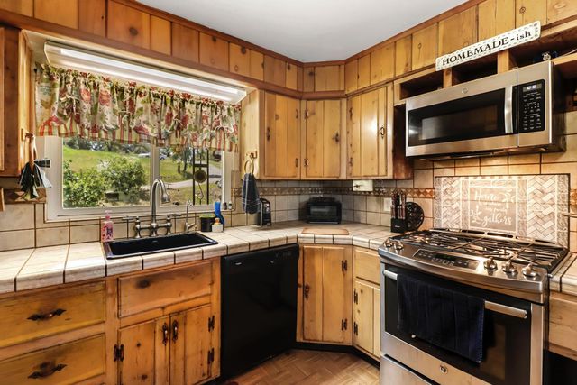 4360 Michael Ln, Auburn, CA 95602