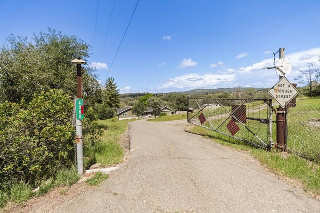 4360 Michael Ln, Auburn, CA 95602