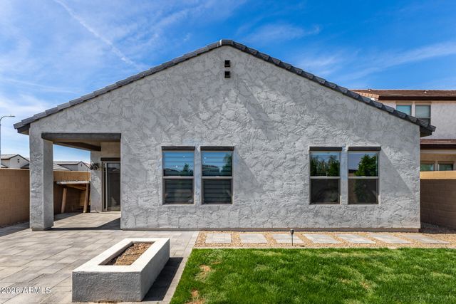 7801 N 79TH Avenue, Glendale, AZ 85303