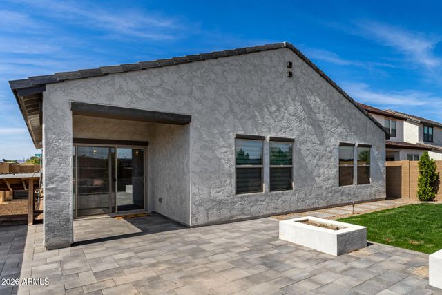 7801 N 79TH Avenue, Glendale, AZ 85303