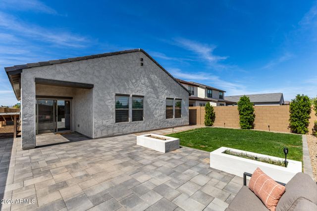 7801 N 79TH Avenue, Glendale, AZ 85303