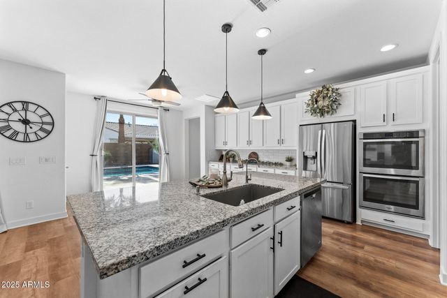 10457 E PIVITOL Avenue, Mesa, AZ 85212