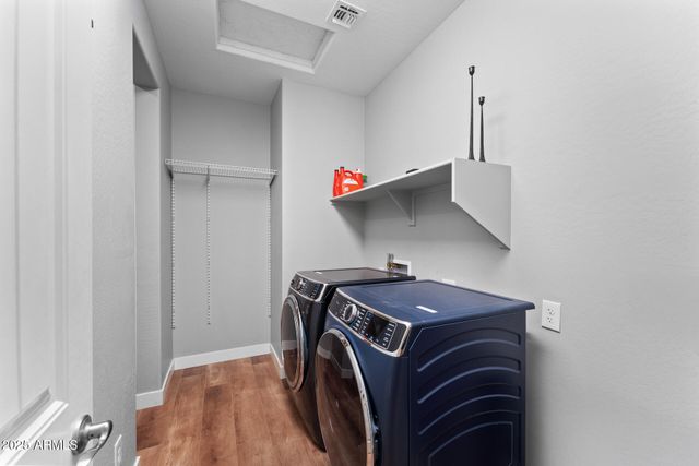 10457 E PIVITOL Avenue, Mesa, AZ 85212