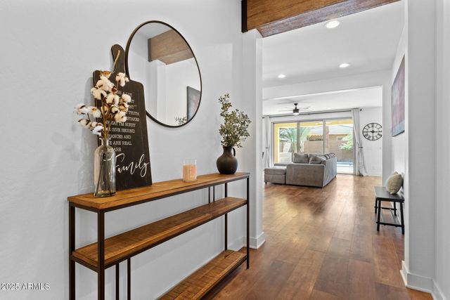 10457 E PIVITOL Avenue, Mesa, AZ 85212